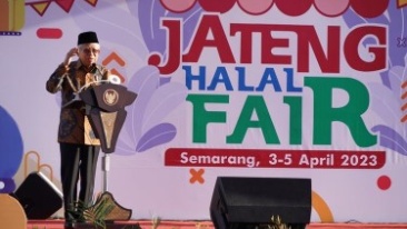 Wapres Membuka Jateng Halal Fair dan Pengukuhan KDEKS Jawa Tengah